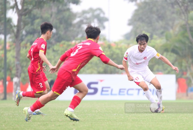 HLV Hoàng Anh Tuấn nói gì khi U17 Việt Nam rơi vào bảng đấu khó? - Ảnh 2.