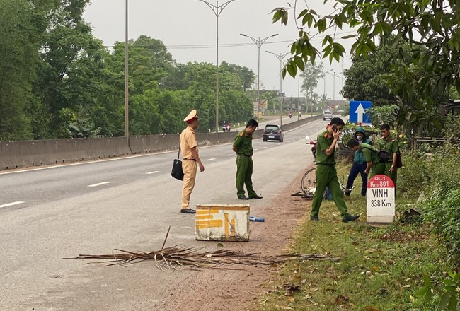 TT-Huế: Cô gái 21 tuổi tông gục người đi xe đạp trên quốc lộ rồi trốn khỏi hiện trường  - Ảnh 2.