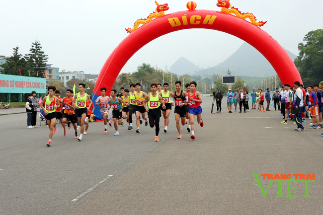 Giải Việt dã truyền thống Thanh niên tỉnh Lai Châu mở rộng lần thứ XVI năm 2023  - Ảnh 1.