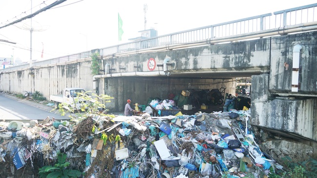 Nhà máy rác của Trung Quốc phải bảo trì, Cần Thơ lo xử lý hơn 150 tấn rác dôi dư mỗi ngày - Ảnh 2.
