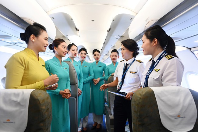 Vietnam Airlines tổ chức chuyến bay đặc biệt dịp Quốc tế Phụ nữ - Ảnh 1.