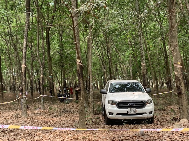 Vụ giám đốc người Trung Quốc sát hại nữ kế toán: Ô tô đối tượng vứt trong rừng cao su - Ảnh 1.
