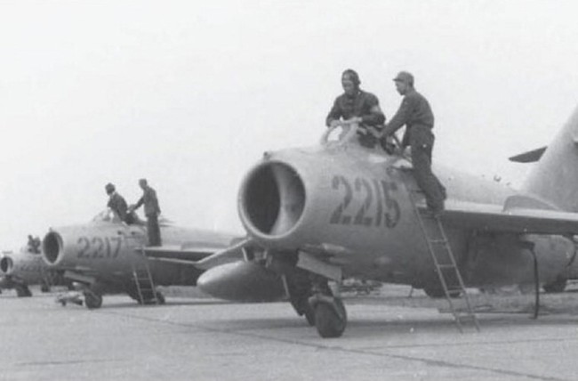 Chiêm ngưỡng dàn tiêm kích đầu tiên của Không quân Việt Nam oai hùng - Ảnh 2.