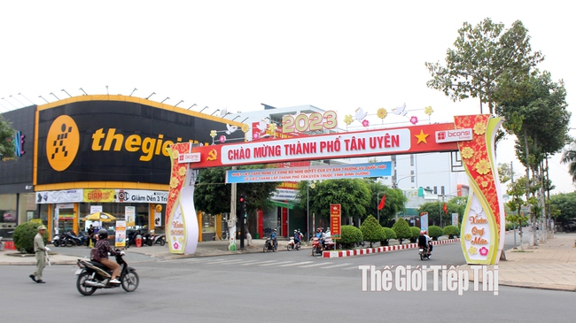 Thị xã Tân Uyên chính thức trở thành Thành phố Tân Uyên trực thuộc tỉnh Bình Dương, theo Nghị quyết số 725 của Ủy ban Thường vụ Quốc hội. Ảnh: Trần Khánh