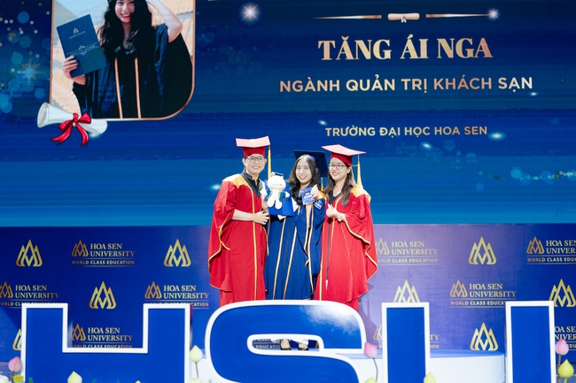 Đại học Hoa Sen tổ chức lễ tốt nghiệp lớn kỉ lục, trao bằng cho hơn 1.600 sinh viên - Ảnh 1.