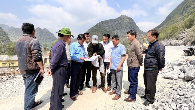 PGS.TS Vũ Cao Minh - Nguyên Phó Viện trưởng Viện Địa chất lên tiếng về vụ "xẻ thịt" cao nguyên đá Đồng Văn- Ảnh 5.