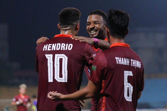 2 ngoại binh Brazil hay nhất V.League 2023 xin nhập tịch, muốn khoác áo ĐT Việt Nam - Ảnh 3.