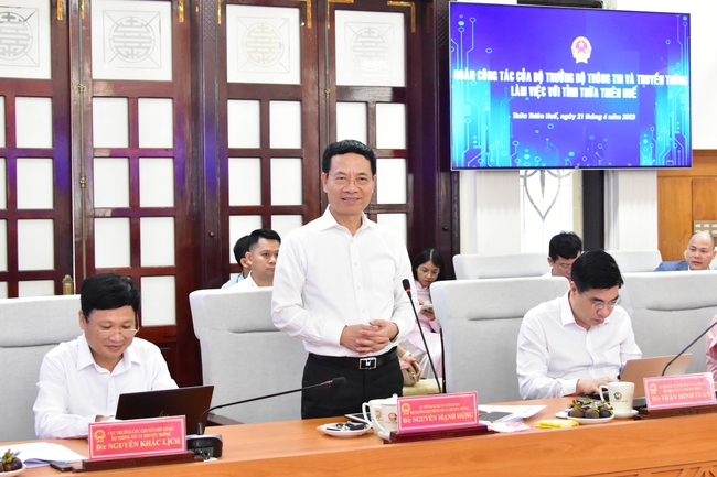 Bộ trưởng Nguyễn Mạnh Hùng: “Bộ TTT&TT luôn xem Huế là địa phương làm điểm về chuyển đổi số”  - Ảnh 3.