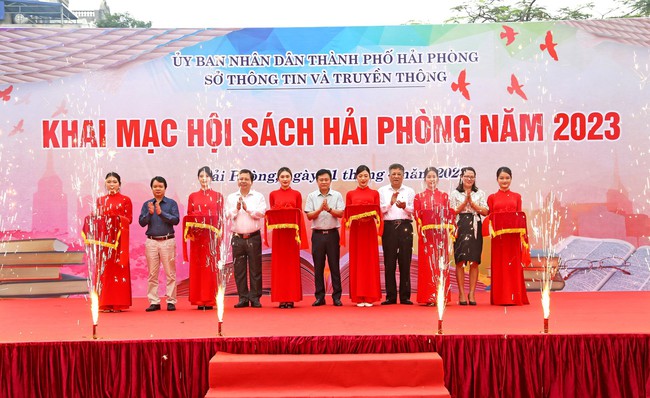 Hơn 10.000 đầu sách có mặt tại Hội Sách Hải Phòng năm 2023 - Ảnh 1.