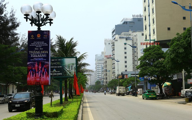 Thành phố biển Sầm Sơn trước đêm khai hội du lịch biển 2023 - Ảnh 10.