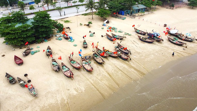 Thành phố biển Sầm Sơn trước đêm khai hội du lịch biển 2023 - Ảnh 7.