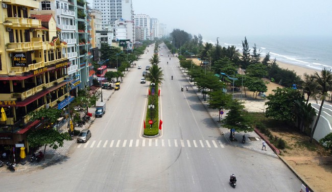 Thành phố biển Sầm Sơn trước đêm khai hội du lịch biển 2023 - Ảnh 11.