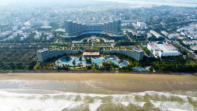 Thành phố biển Sầm Sơn trước đêm khai hội du lịch biển 2023 - Ảnh 4.