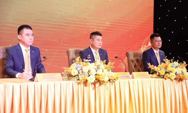 Chủ tịch Nguyễn Đức Thụy: LPBank thay đổi mạnh mẽ, toàn diện trong nhiệm kỳ mới - Ảnh 3.