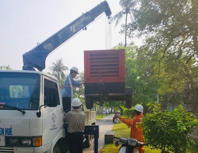 Điện lực Thừa Thiên Huế đảm bảo cung ứng điện dịp lễ Lễ Giỗ Tổ Hùng Vương, Lễ 30/4 và 1/5 - Ảnh 2.