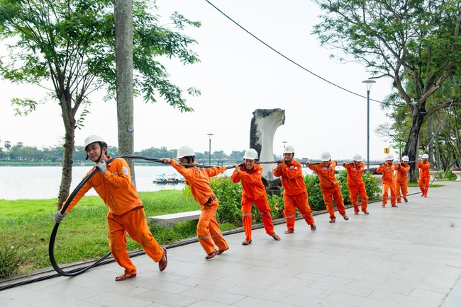 Điện lực Thừa Thiên Huế đảm bảo cung ứng điện dịp lễ Lễ Giỗ Tổ Hùng Vương, Lễ 30/4 và 1/5 - Ảnh 3.