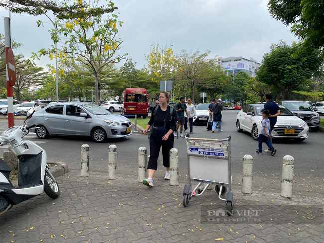 Điều chỉnh vị trí đậu xe tại sân bay Tân Sơn Nhất để phục vụ lễ 30/4 - Ảnh 3.