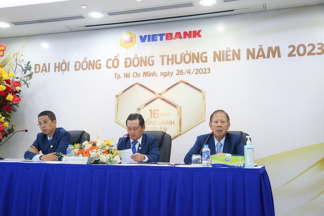 ĐHĐCĐ VietBank: Kỳ vọng lợi nhuận tăng 46%, dự kiến niêm yết trên sàn HoSE - Ảnh 1.