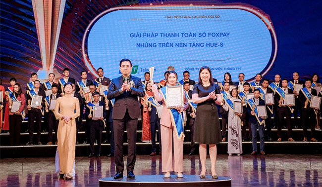 Ví điện tử trên Hue-S đạt Giải thưởng Sao Khuê 2023 trong lĩnh vực chuyển đổi số - Ảnh 1.