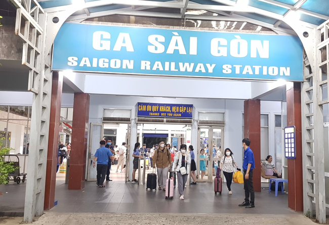 Ga Sài Gòn bán hơn 82.000 vé, đường sắt phục hồi nhờ du lịch - Ảnh 3.