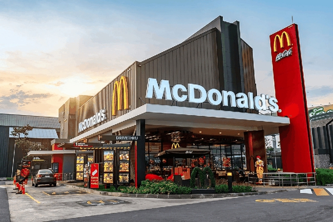 McDonald’s chuẩn bị cho đợt tái cơ cấu, sa thải nhiều nhân viên - Ảnh 1.