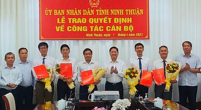 Ninh Thuận điều động và bổ nhiệm nhiều cán bộ cấp sở ngành - Ảnh 1.