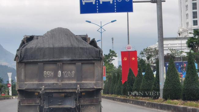 Lai Châu: Xử phạt một trường hợp xe tải cơi nới thành thùng - Ảnh 4.