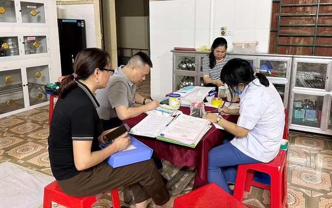 Vụ 76 trẻ mầm non cấp cứu trong đêm: UBND huyện Đô Lương tăng cường kiểm tra bếp ăn bán trú  - Ảnh 2.
