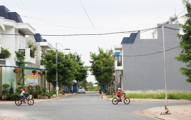 Vụ cư dân khu dân cư Bửu Hòa sợ bị cắt điện: Hướng dẫn người dân thủ tục mua điện trực tiếp - Ảnh 2.