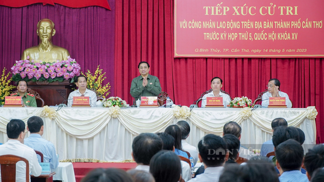 Thủ tướng Phạm Minh Chính tiếp xúc cử tri công nhân lao động ở Cần Thơ - Ảnh 1.