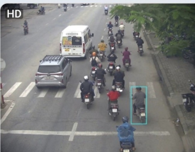 TT-Huế: Nghi phạm đâm chủ tịch phường 7 nhát bị bắt khi đang chạy trốn trên đường cao tốc  - Ảnh 2.