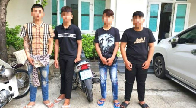 Nhóm thanh thiếu niên dùng hung khí đánh người dã man giữa trung tâm Đà Nẵng - Ảnh 1.