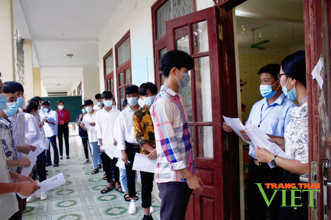 Điện Biên: Giúp học sinh vững tin bước vào kỳ thi THPT 2023 - Ảnh 4.
