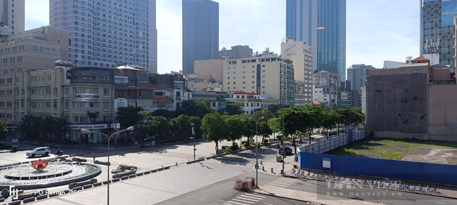 Giá đất các tuyến đường Đồng Khởi, Lê Lợi, Nguyễn Huệ... hiện chỉ được tính bằng 1/4 so với giá thị trường  - Ảnh 1.