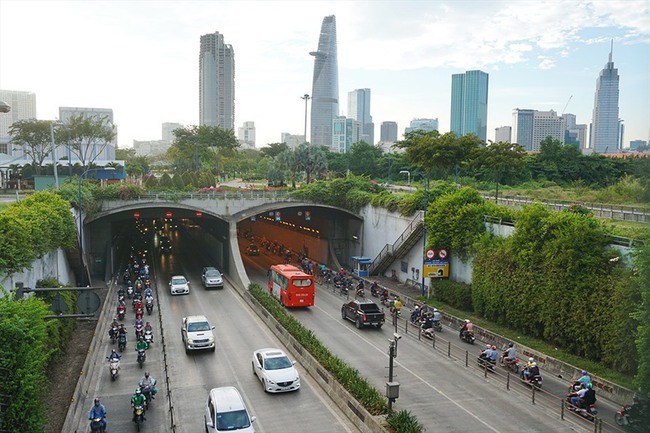 Đường hầm sông Sài Gòn sẽ cấm phương tiện lưu thông buổi tối một số ngày tới - Ảnh 1.