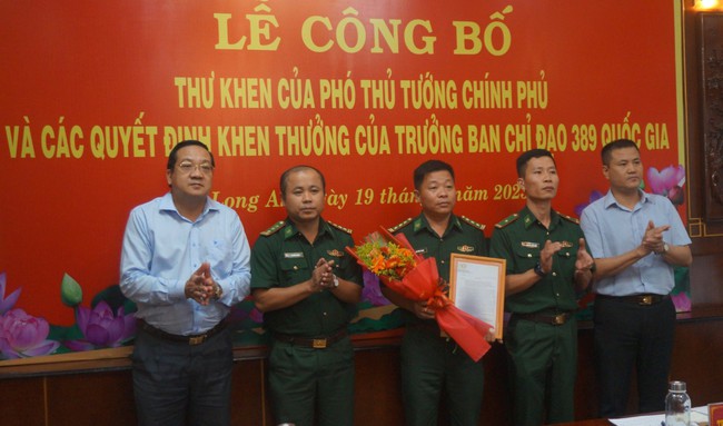 Phó Thủ tướng Chính phủ Trần Lưu Quang gởi thư khen tập thể, cá nhân phòng chống buôn lậu ở Long An - Ảnh 1.