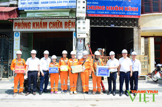 Tổng công ty Điện lực miền Bắc làm việc tại PC Điện Biên và thăm hỏi Người lao động làm việc ngoài hiện trường - Ảnh 1.