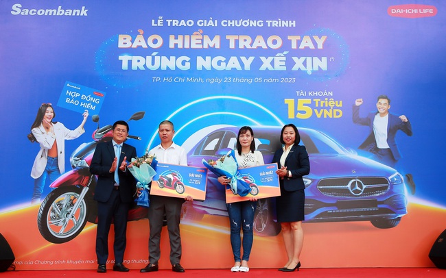 Trao thưởng xe Mercedes cho khách hàng tham gia bảo hiểm tại Sacombank - Ảnh 3.