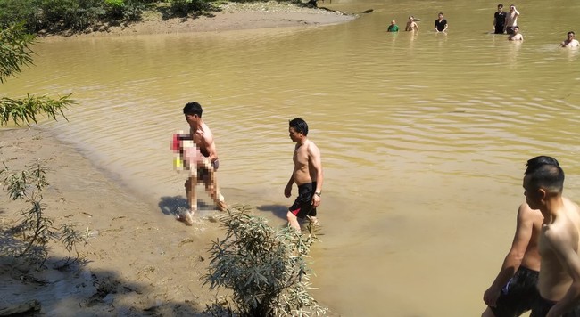 Nghệ An: Tắm sông Nậm Mộ hai bé gái bị nước cuốn trôi - Ảnh 1.