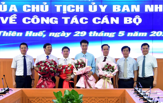 TT-Huế: Điều động, bổ nhiệm lãnh đạo chủ chốt nhiều sở ngành  - Ảnh 1.