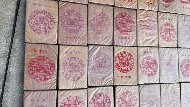 Triệt phá đường dây mua bán, vận chuyển ma túy từ Campuchia về Việt Nam, thu giữ 180kg ma túy - Ảnh 2.