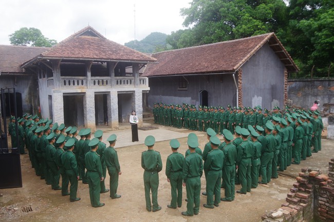 Bộ đội biên phòng Sơn La: Tiếp lửa truyền thống cho  chiến sĩ mới - Ảnh 1.