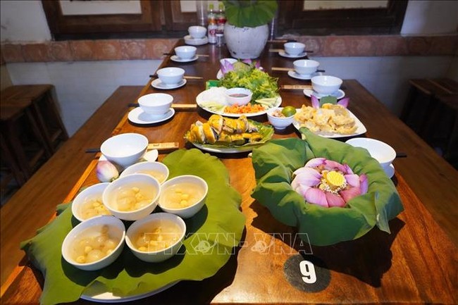 Ẩm thực Làng cổ Đường Lâm dần trở thành sản phẩm du lịch hấp dẫn - Ảnh 1.