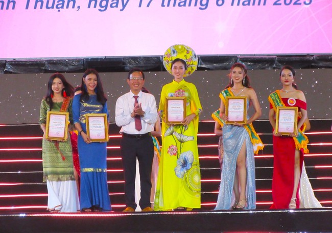 Người đẹp các dân tộc Chăm, Raglai, Kinh tranh tài hội thi nét đẹp văn hóa các dân tộc Ninh Thuận 2023 - Ảnh 7.
