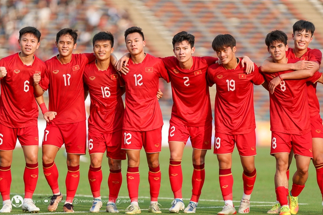 HLV Troussier công bố danh sách U23 Việt Nam: 25 cầu thủ, 1 đến từ châu Âu - Ảnh 1.