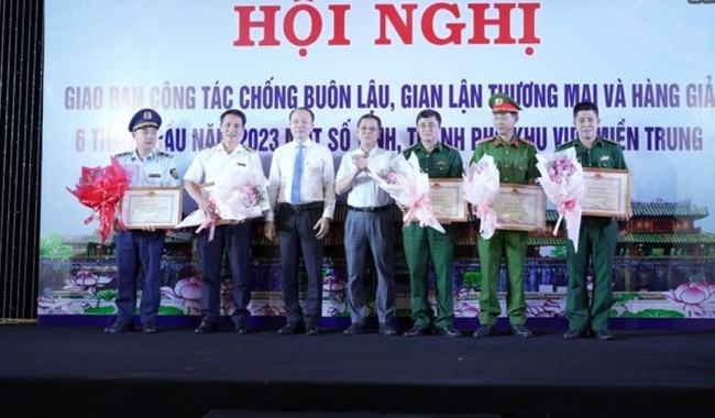 Không có “vùng cấm” trong chống buôn lậu, gian lận thương mại và hàng giả - Ảnh 2.