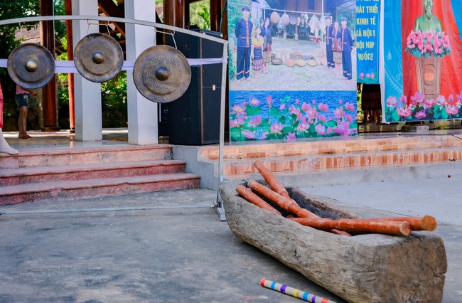 Đặc sắc lễ mừng lúa mới của đồng bào dân tộc Thái tại nơi đầu tiên được công nhận bản làng văn hóa - Ảnh 6.