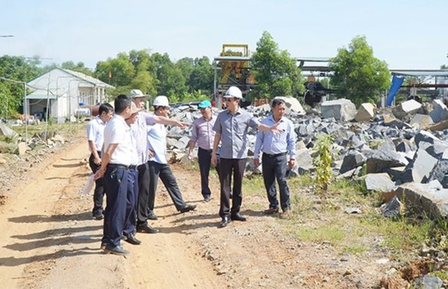 Lãnh đạo Thừa Thiên Huế yêu cầu xử lý nghiêm tình trạng khai thác khoáng sản trái phép  - Ảnh 1.