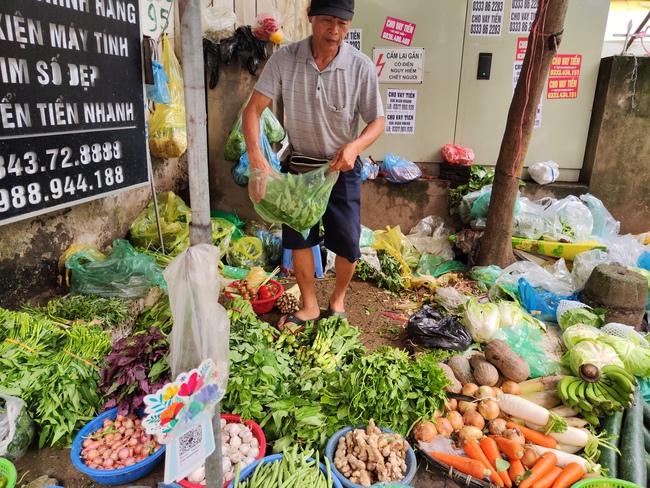 Hà Nội: Đi chợ kiểu &quot;quên ví&quot; - Ảnh 4.