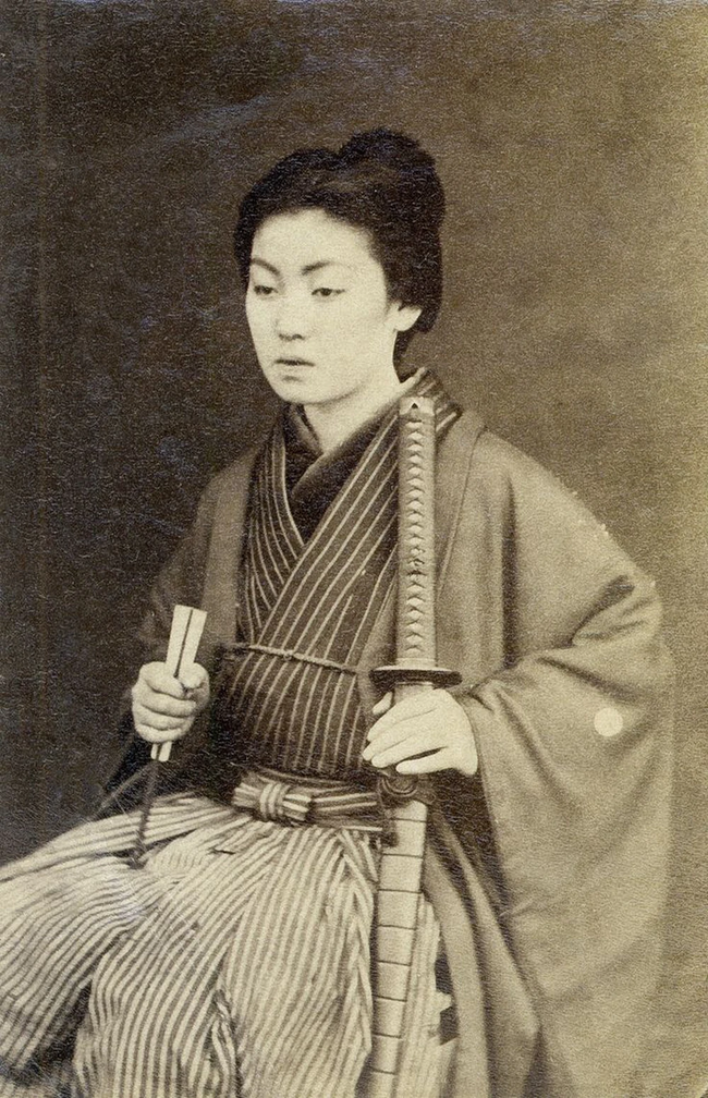 Loạt ảnh hiếm khoe trọn dung mạo cuốn hút lạ thường của các nữ samurai thời xưa - Ảnh 1.